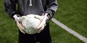 Cận cảnh những pha tranh chấp bóng quyết liệt