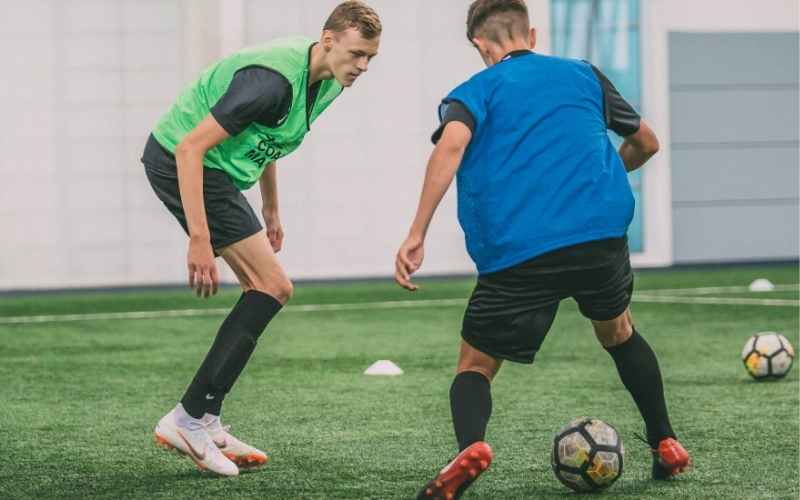 Phân tích ưu điểm và nhược điểm của phòng ngự kèm người